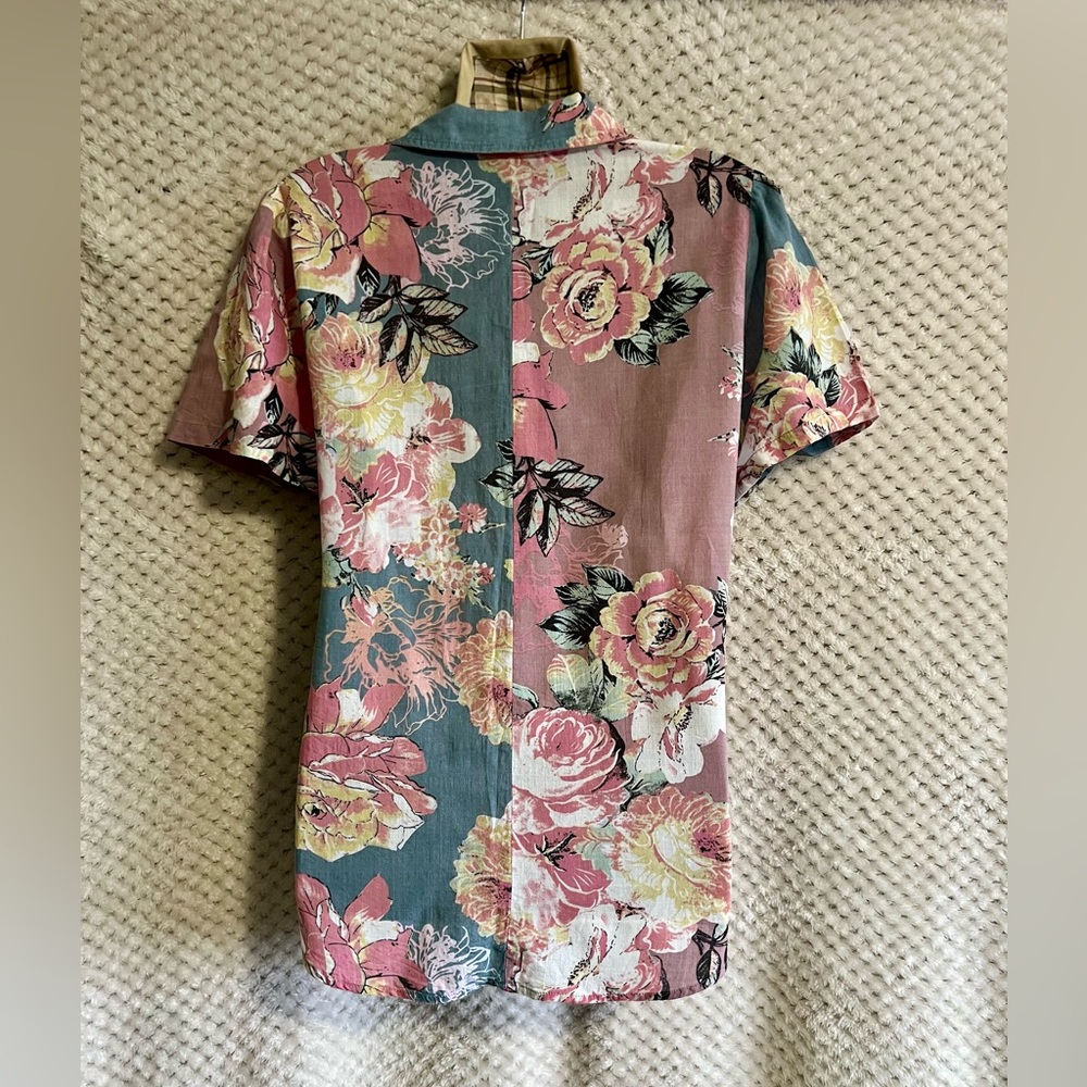 DAVI & DANI Multicolor Floral Button Down Shirt - Picture 2 of 4